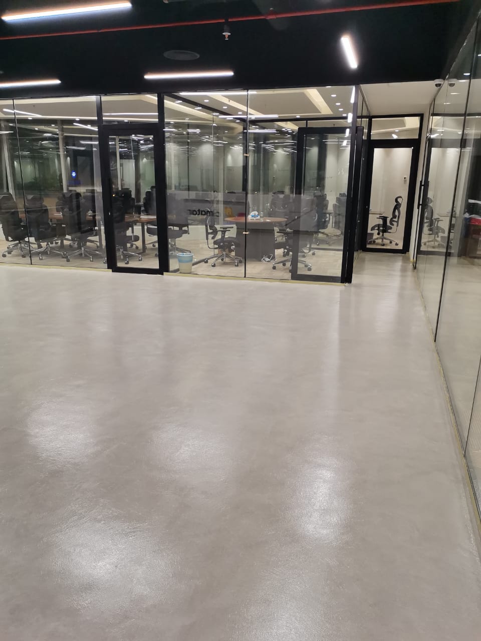 أرضيات إيبوكسي تجارية